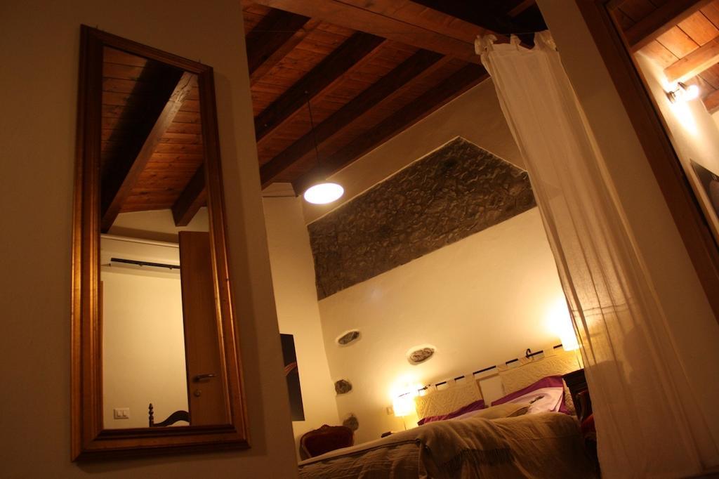 Il Lupo Rosso Panzió Santu Lussurgiu Szoba fotó