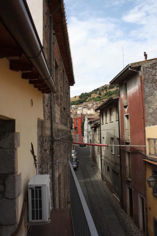 Il Lupo Rosso Panzió Santu Lussurgiu Kültér fotó